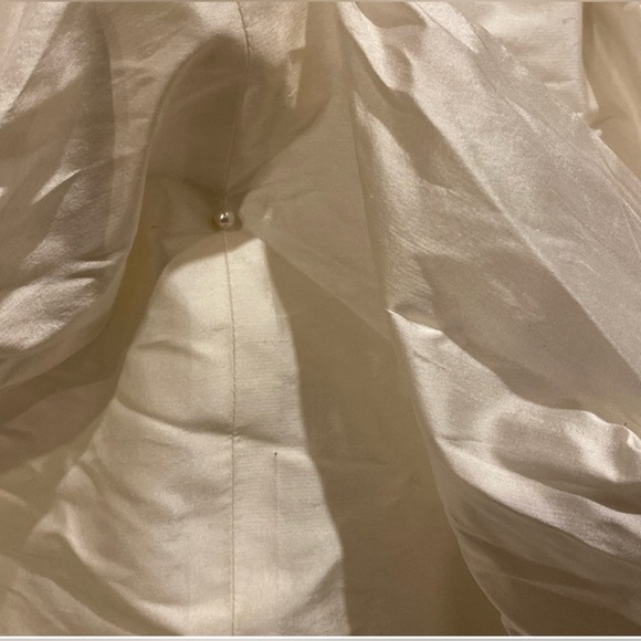 Raw silk mermaid wedding gown - Picture 8 of 12